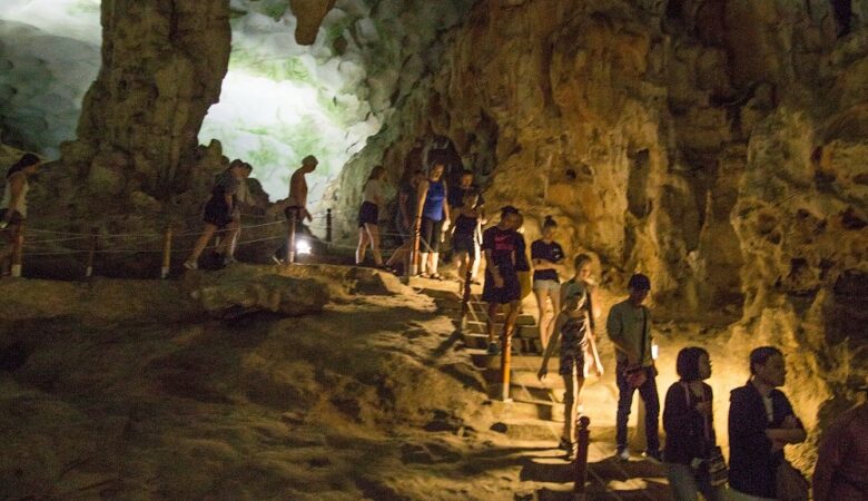 Nordvietnam Rundreise Halong bay Sung Sot Cave